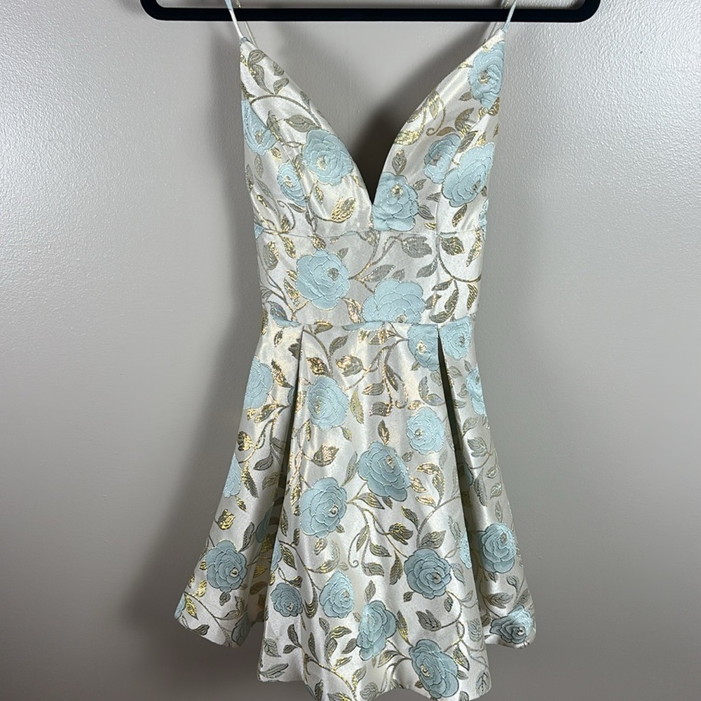 Windsor Women’s Kentucky Derby Blue Floral Dress Spaghetti Straps Gold Accents - Picture 9 of 9